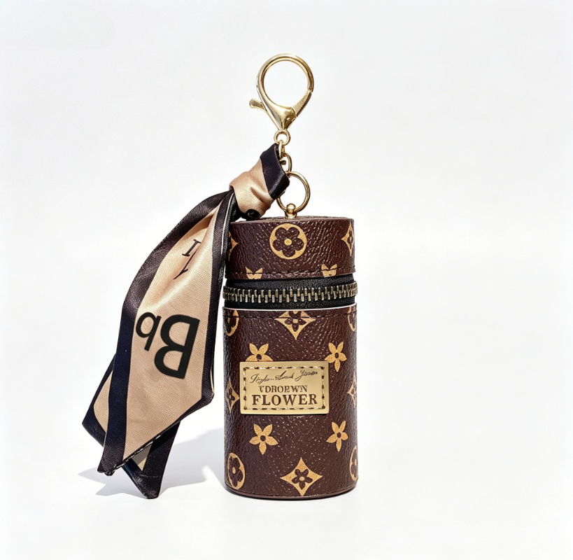 Vintage Brown Monogram Print C - Monogrammed Handkerchief recensione e prezzo