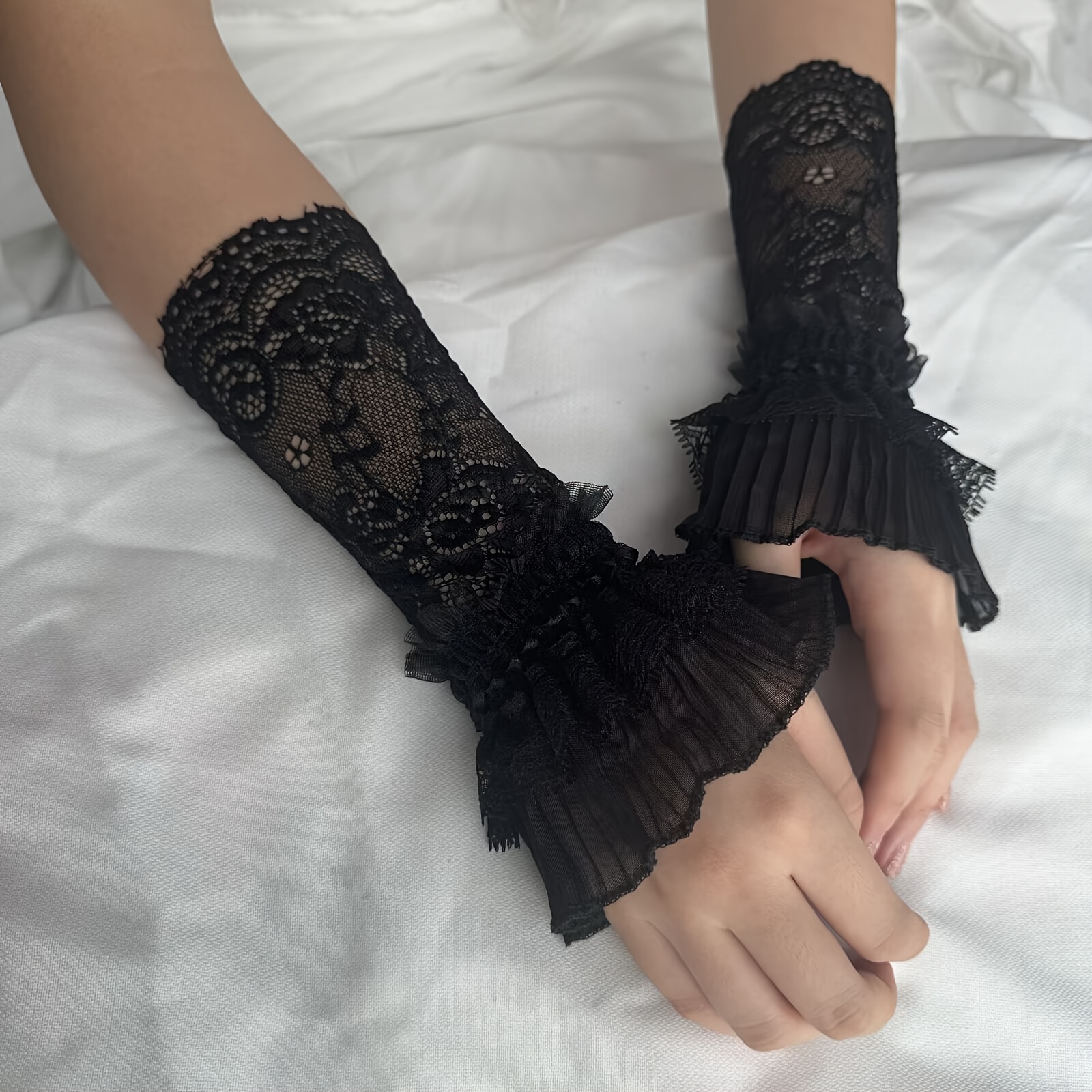 Lace Hollow Wrist Covers Trump - Men Accessories For Wrist 리뷰 및 가격