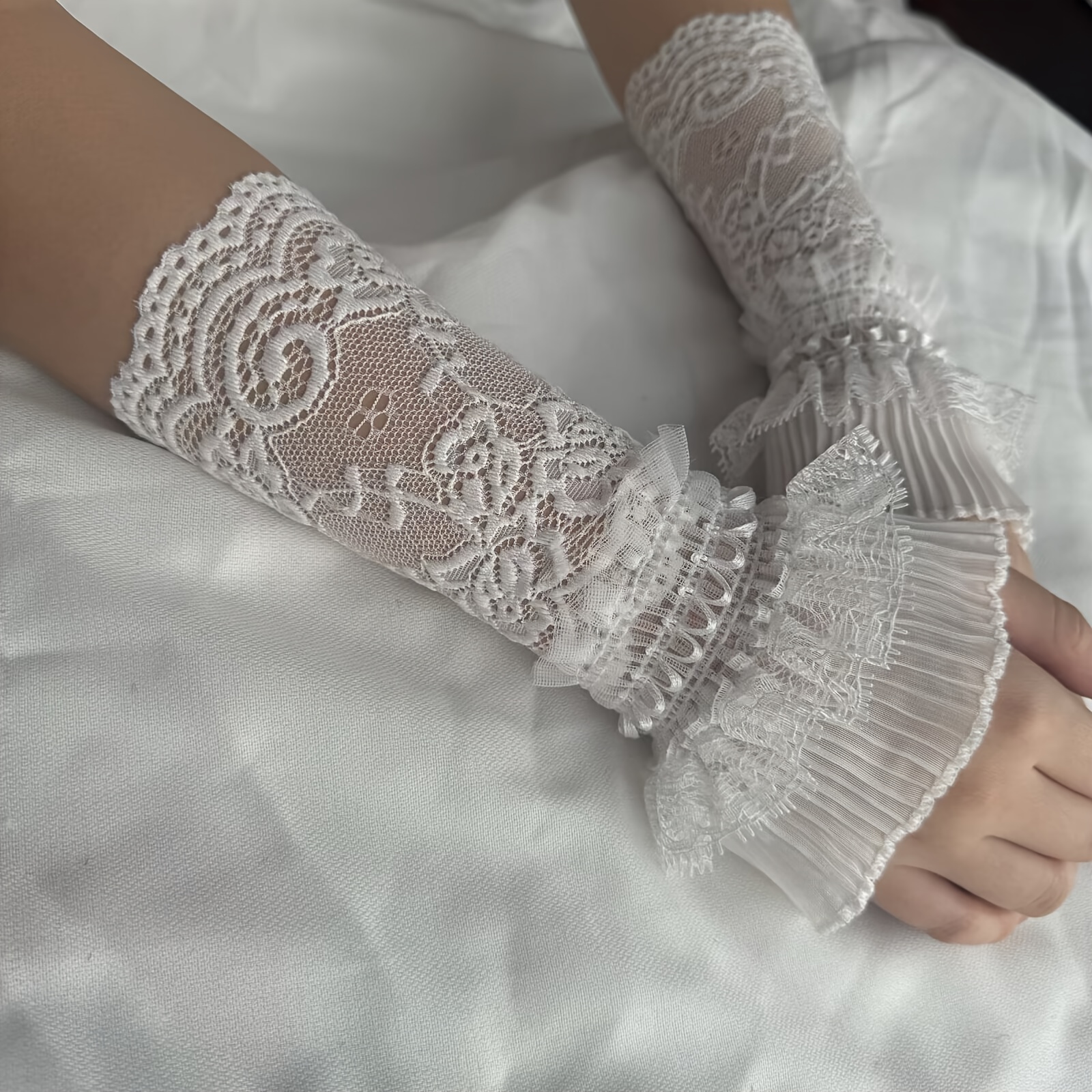 Lace Hollow Wrist Covers Trump - Men Accessories For Wrist 리뷰 및 가격