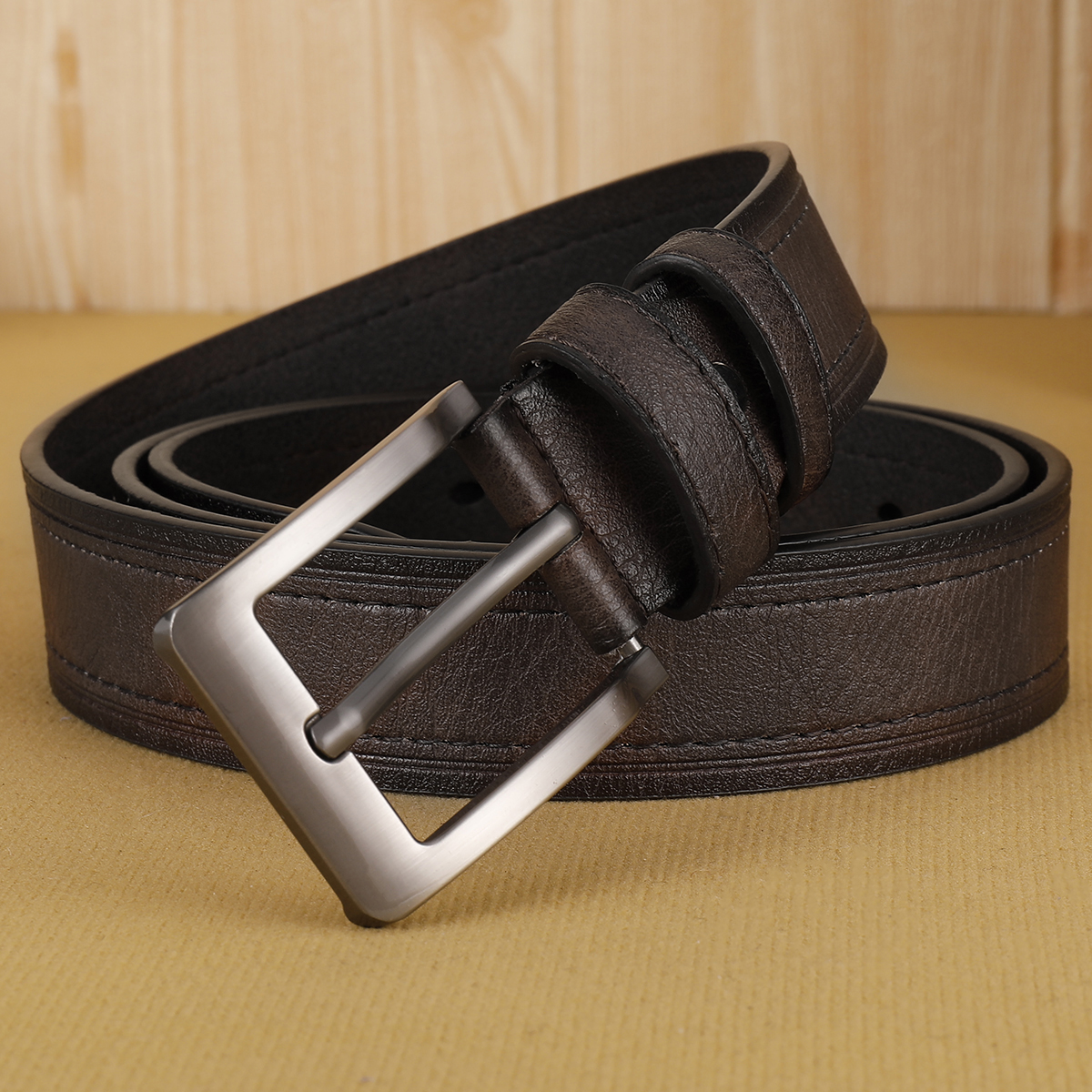 1PCMen's waist belt, available - Men Formal Wear With Jeans recensione e prezzo