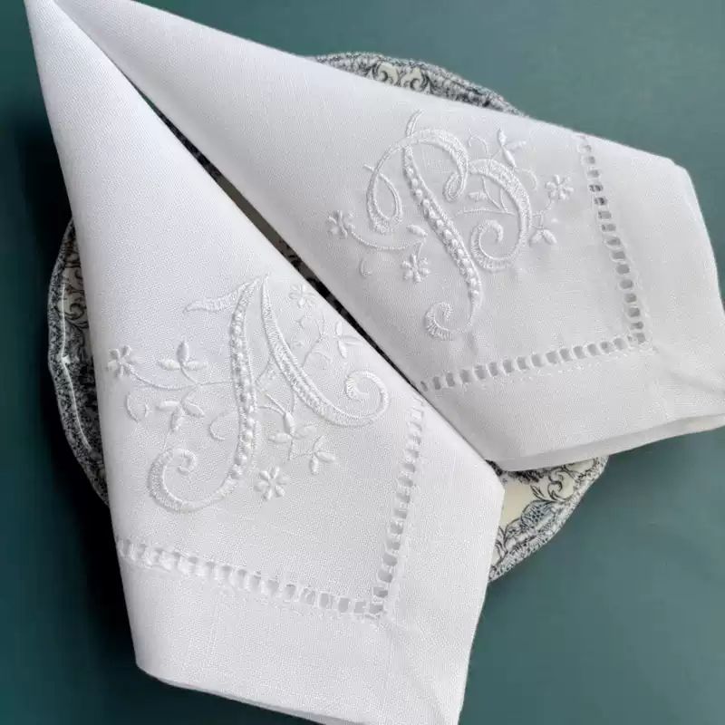 Letter Napkin Monogram Embroid - Monogrammed Handkerchief recensione e prezzo